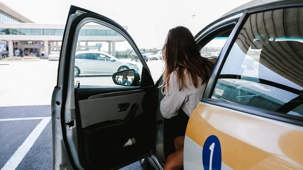 Taxi aéroport lyon saint exupéry : le trajet parfait vous attend!